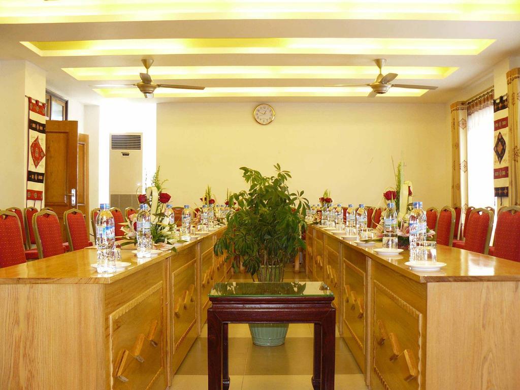 Lao Cai Galaxy Hotel Exterior photo