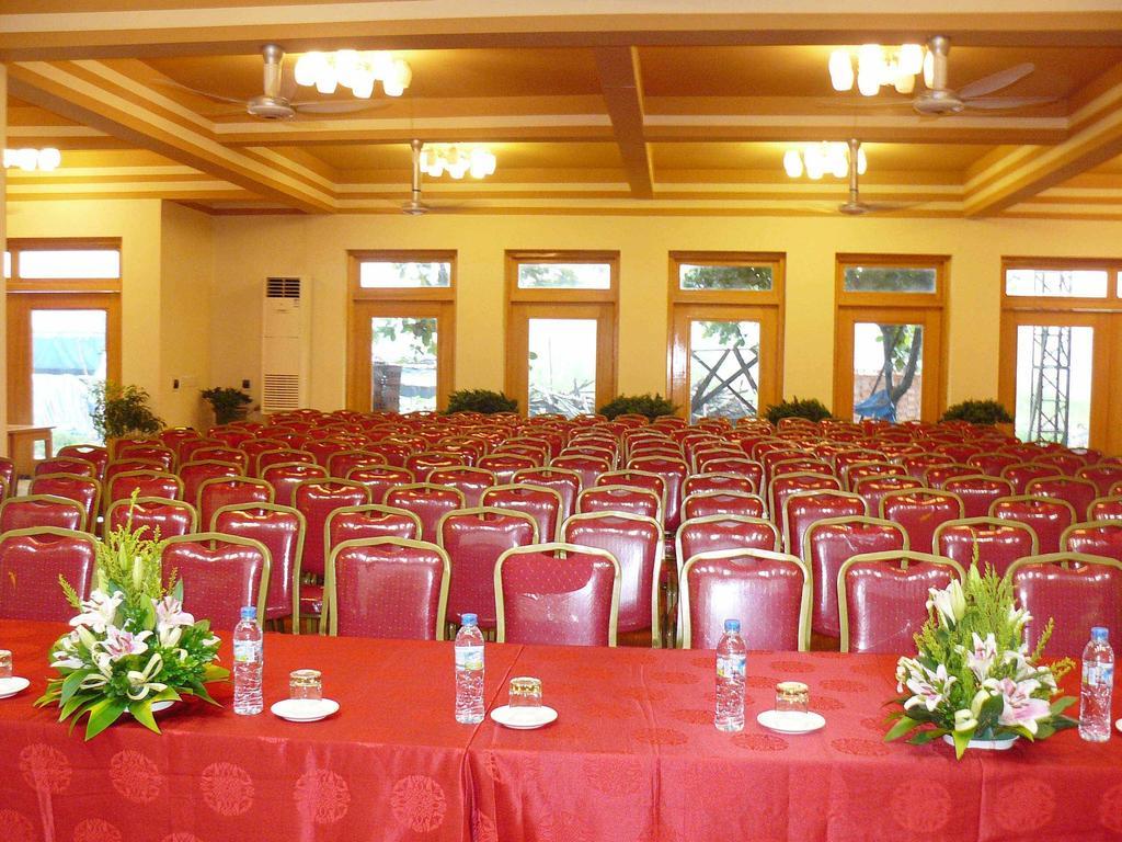 Lao Cai Galaxy Hotel Exterior photo