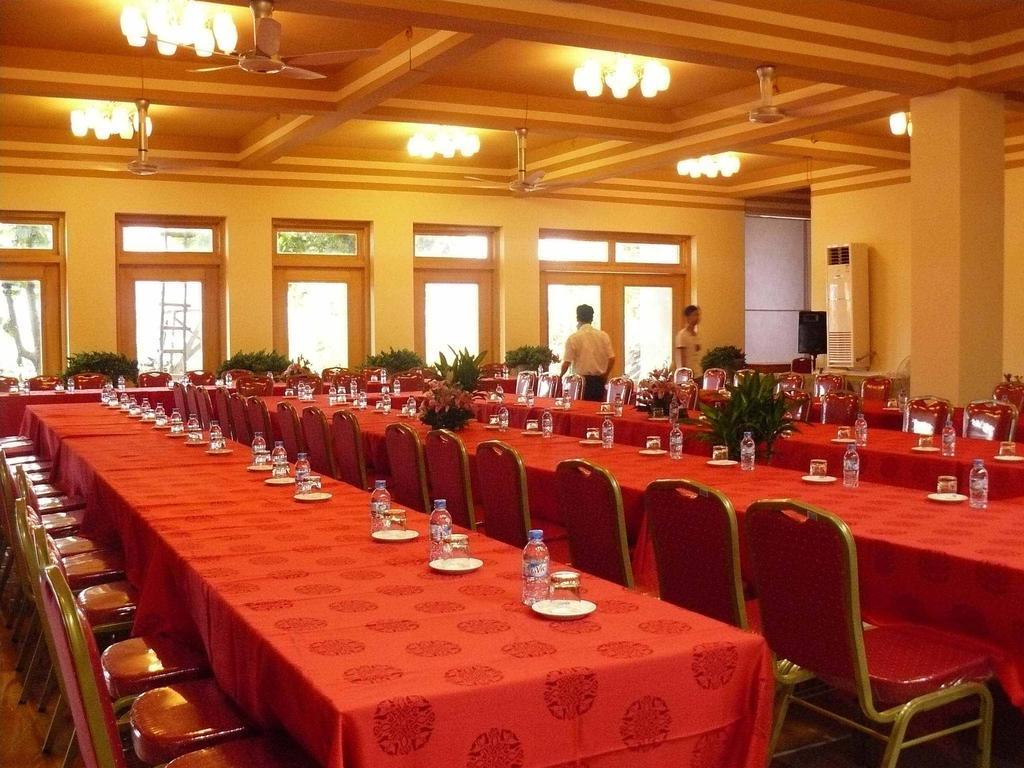 Lao Cai Galaxy Hotel Exterior photo